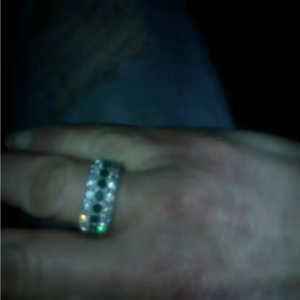 Emerald Silver Band Ring - NEW - SIZE 7